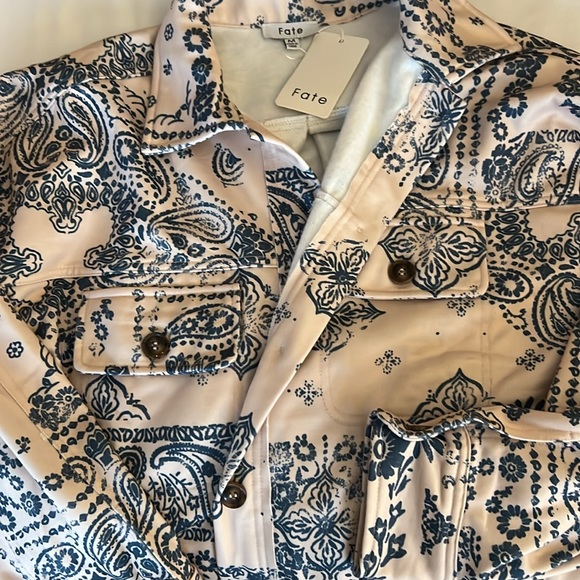 VICI NWT Shacket Paisley - Picture 5 of 6